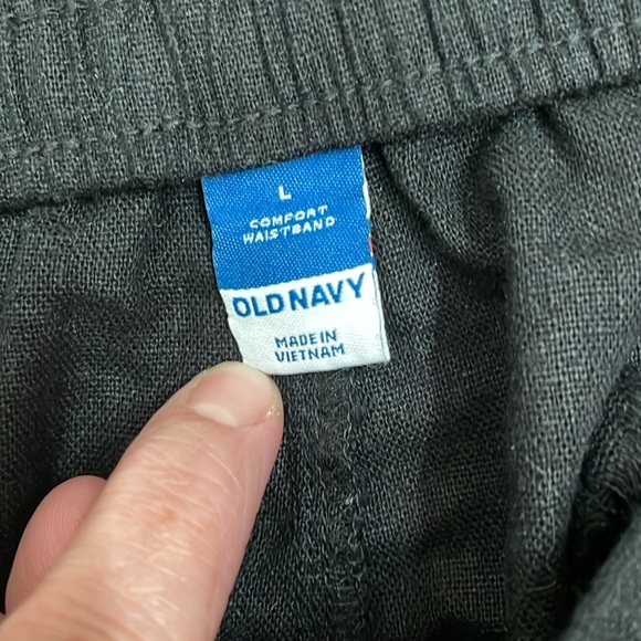 Old Navy Black Comfort Waistband Shorts - EUC! - Picture 2 of 6